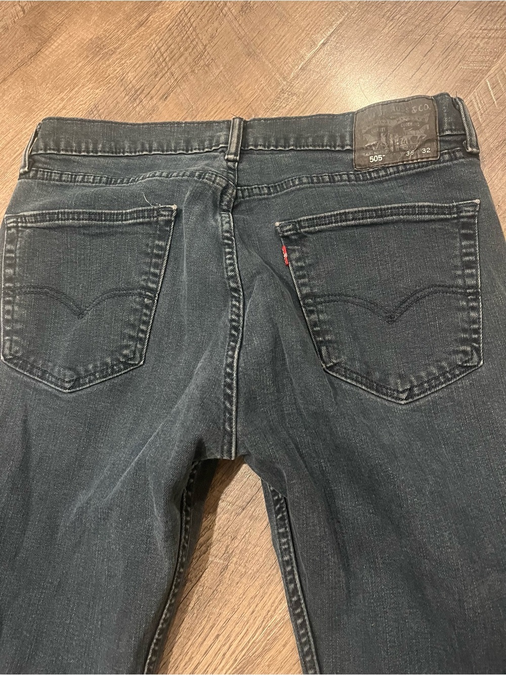 Levi's Men's 505 Straight Black Jeans - Dark Indigo Tone 36x32 - Picture 3 of 4